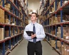 Anbardar mütəxəssisi