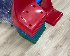 Спортивные пластиковые сиденья