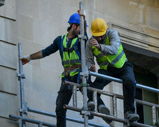 Fəhlə tələb olunur