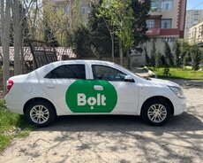 Bolt shirketine taksi sürücüsu tələb olunur