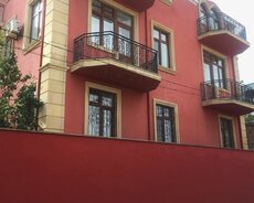 Badamdarda 9 otaqlı villa kirayə verilir