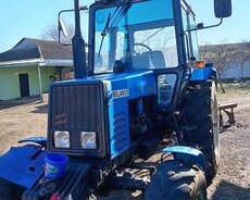 Traktor Belarus 892