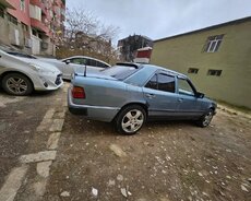 Mercedes Benz 230 E minik