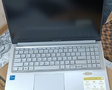 Asus Vivobook 15 + Çanta + Maus + Windows