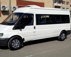 Sürücü ilə sərnişin Ford tranzit icarəsi