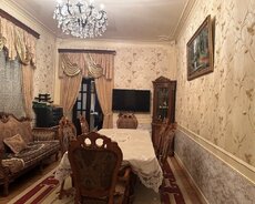 İçəri Şəhərdə təcili 5 otaqlı mənzil satılır