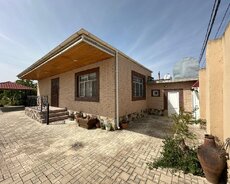 Buzovnada 2 otaqlı ev satılır