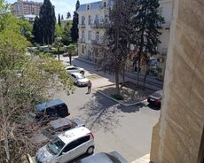 2 otaqlı mənzil satılır Gəncə şəhərinin mərkəzi