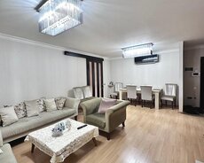 Neftçi bazanın yanında 3 otaqlı mənzil satılır