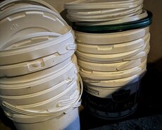İşlənmiş Plastik vedrələr 8və10 kg qapaqli
