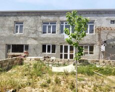 6 sotda 8 otaqlı həyət evi satılır