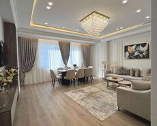 8 Noyabr m/s yaxın 3 otaqlı mənzil satılır
