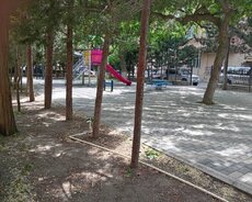 Amerika Səfirliyin arxasında