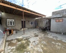 2 sotd 4 otaqlı Həyət evi