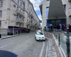 Parlament pr, 20 nömrəli məktəbin yanında