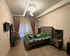 Насиминский район, проспект Азадлыг, рядом со школой № 47