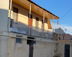 2-этажный, 5-комнатный дом с внутренним двориком в Биладжарах