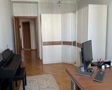 Satılır 4 otaqlı 180m2 Yeni Tikili, 28 May metrosu