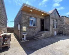 Продается дом с 3 спальнями и внутренним двориком на участке 2,5 акра