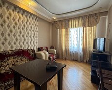 Yeni Yasamal Qismət şadlıq sarayının yanında