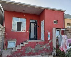Продается дом с 2 спальнями и внутренним двориком на участке 1 акр