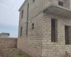 Sabunçu rayonu Ramana qəsəbəsində2 mərtəbəli ev satılır