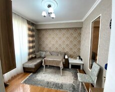 Yeni Günəşli, D massivində 3 otaqlı mənzil