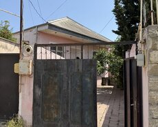 Merkezde 3 otaqli həyət evi