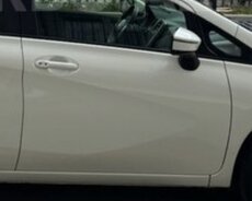 Nissan note qabaq sağ qapı
