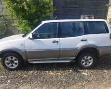 Nissan terrano