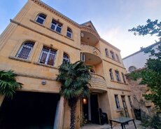 Nəsimi metrosunda villa ofis kimi icarəyə verilir