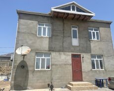 Продам дом во дворе