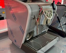 "Nuova Simonelli Musica V Gr 1" qəhvə maşını