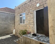 Дом с 3 спальнями и внутренним двориком на продажу на участке 1 акр