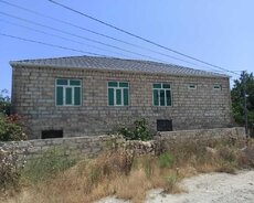 3 sot`da 3 otaqlı həyət evi satılır