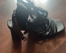 Новые босоножки. Размер 39