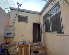 Дом с 3 спальнями и внутренним двориком на продажу на участке 1 акр