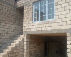 Продается дом с 3 спальнями и внутренним двориком на участке 1,8 акра