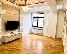 Прямо рядом с Медицинским университетом