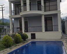 Satılır 8 otaqlı həyət evi/bağ evi 330 m²