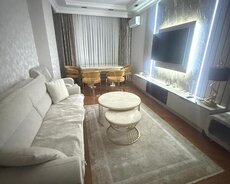 Səməd Vurğun parkının yanında 3 otaq satılır