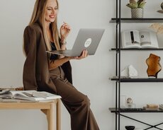 Gənclər və tələbələr üçün ofis işi