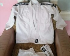 Uşaqlar üçün Cüdo və Karate Geyimləri