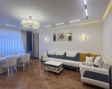 Səməd Vurğun parkının yanında 3 otaq satılır