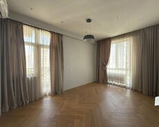 Zumrud Residence də 3 otaq satılır