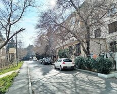 Hərbi Şəhərcikdə, Rus kilsəsinin yanında