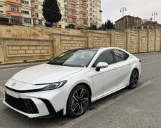 Toyota Camry 2023 г. в посуточной аренде