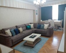 Elmlər Akademiyasi m/st, Z. Xalilov küçəsində