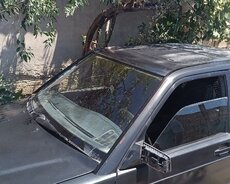 maşın 1990 ci il modelidir, surulub