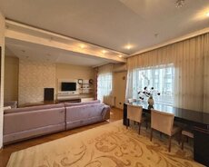 Elmlər Akademiyası m/s yaxın 5 otaq satılır